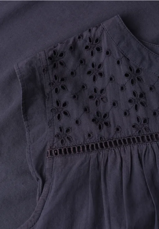 Blusentop mit Split Neck und Shiffleydetails tempest blue