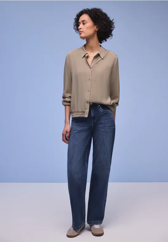 Bluzka koszulowa z detalami w stylu college light terra mocha
