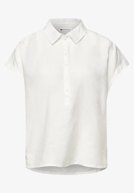 Wit kort mouwen blouse met kraag en knoopsluiting.