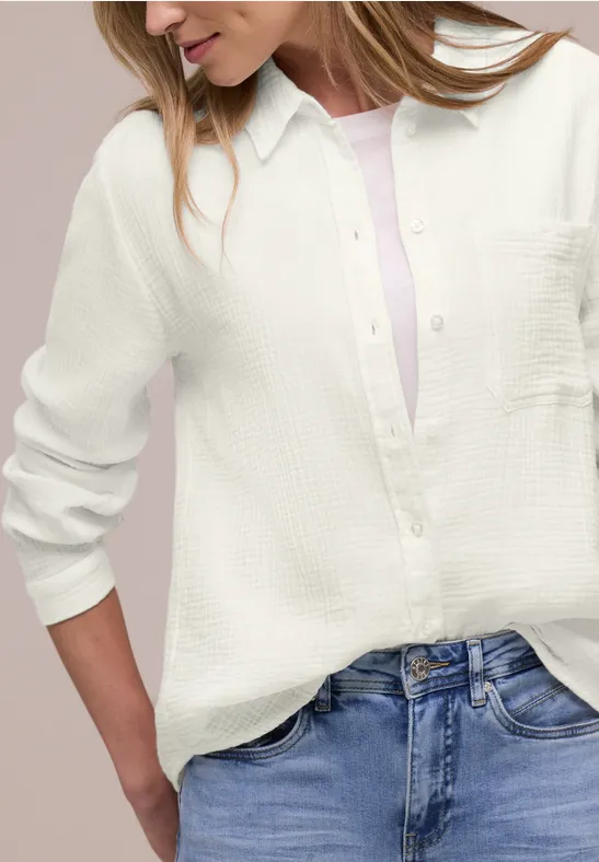Bluse mit Hemdkragen aus Musselinstoff off white