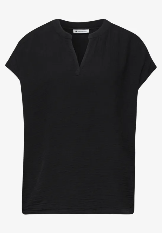 Zwarte dames top met korte mouwen, V-hals, rechte pasvorm en subtiele textuur.