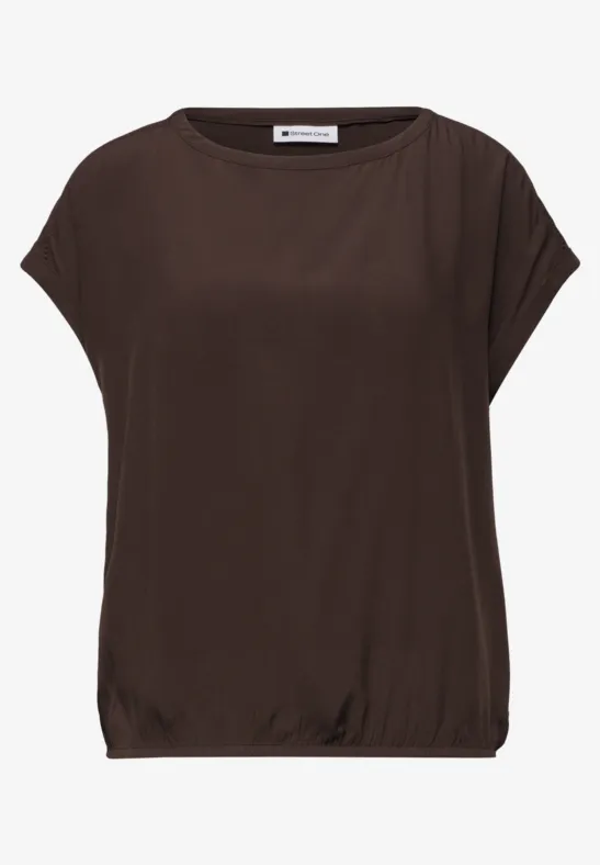 Bruin dames-T-shirt, losse pasvorm, boothals en korte mouwen.