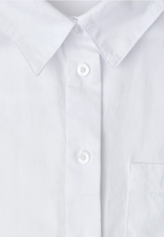 Witte blouse met kraag, knoopsluiting en borstzak van katoen.