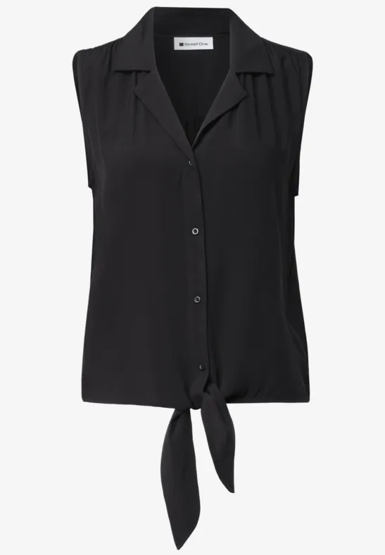 Ärmellose schwarze Bluse mit Kragen, Knopfleiste und vorn gebundenem Saum.