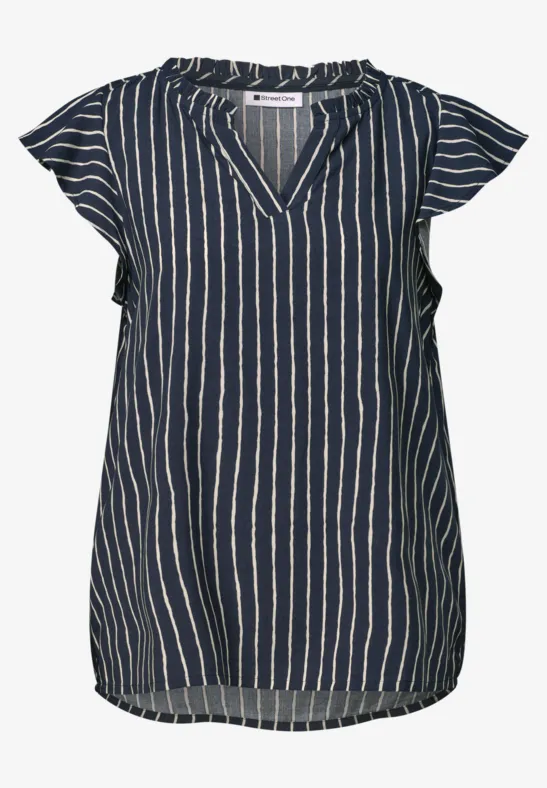 Dunkelblaue Bluse mit weißen Streifen, V-Ausschnitt und kurzen, flatternden Ärmeln.