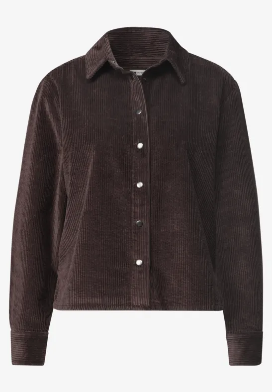 Dunkelbraune Cord-Jacke im Hemdstil mit Knopfleiste und Kragen.