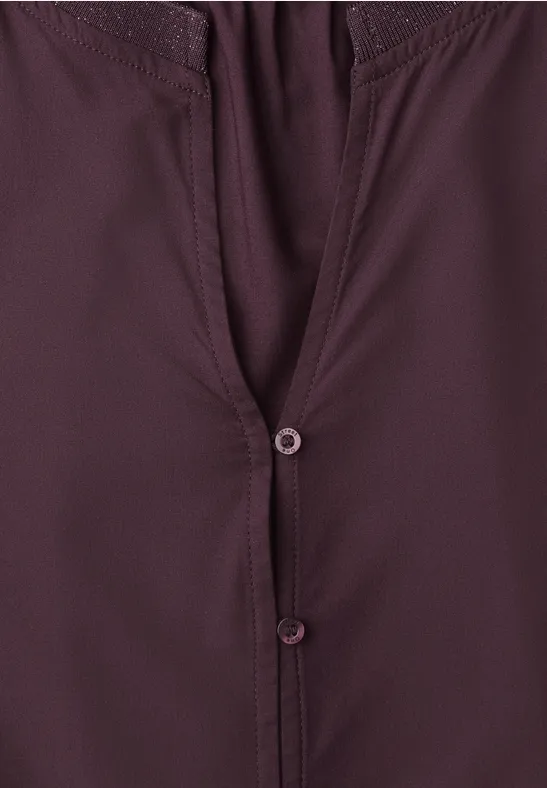 Dunkelrote, unifarbene Bluse mit V-Ausschnitt und Knopfleiste