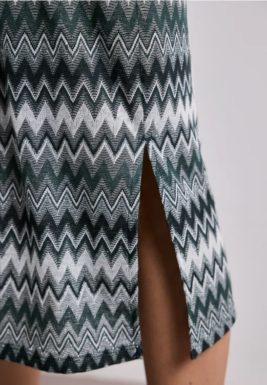 Groene zigzag gebreide rok met een zijsplit