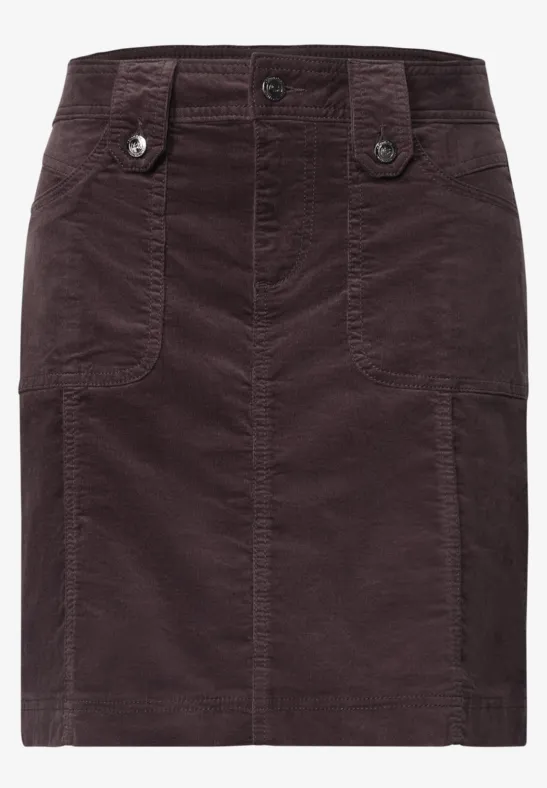 Donkerbruine corduroy rok met klepzakken voor en knoopdetails, knielengte.