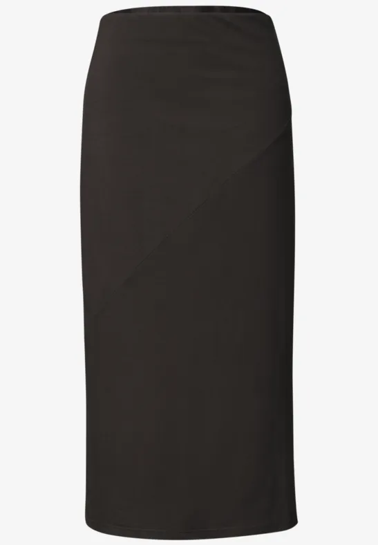 Jupe noire longue, coupe ajustée, sans motif.