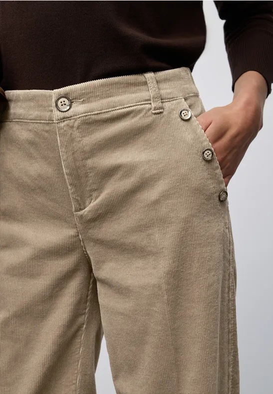 Straight Leg Cordhose flowing beige