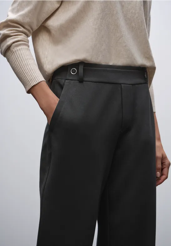 Straight Leg Hose Black