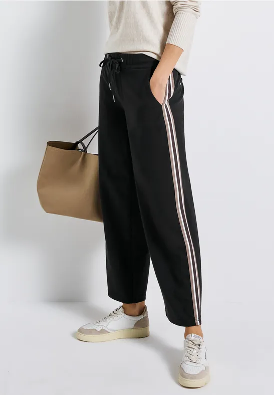 Straight Leg Strukturhose Black