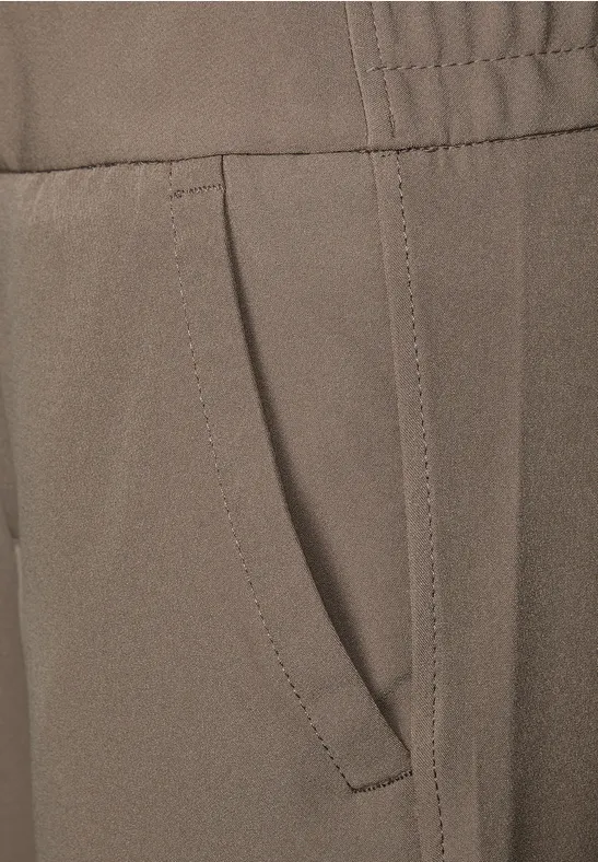 Pantalon en sergé Straight Legs bark brown
