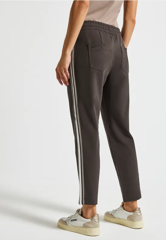 Loose Fit Hose mit Tape deep roast brown