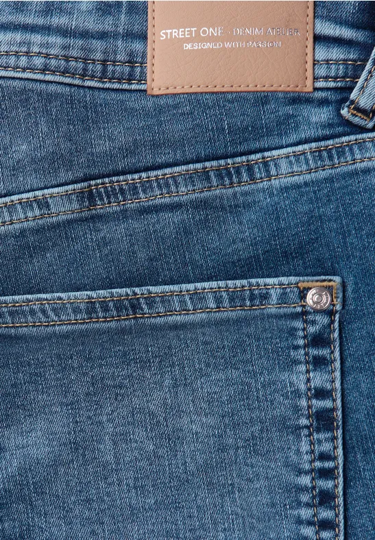 Jeans mit Destroyed Details Medium Blue Destroy washed