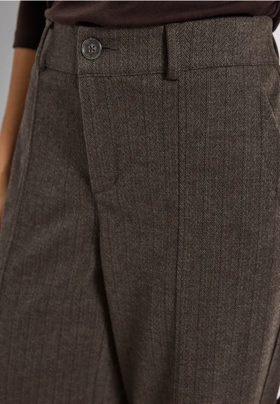 Straight Leg Hose deep roast brown