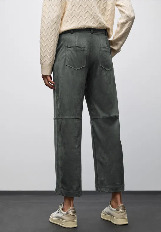 Straight Leg Velourshose balsam green
