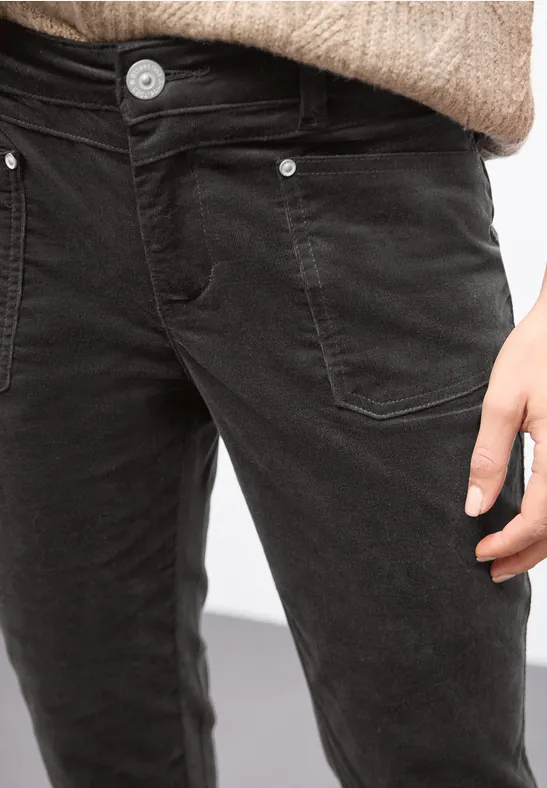 Cordhose im Casual Fit darkest brown