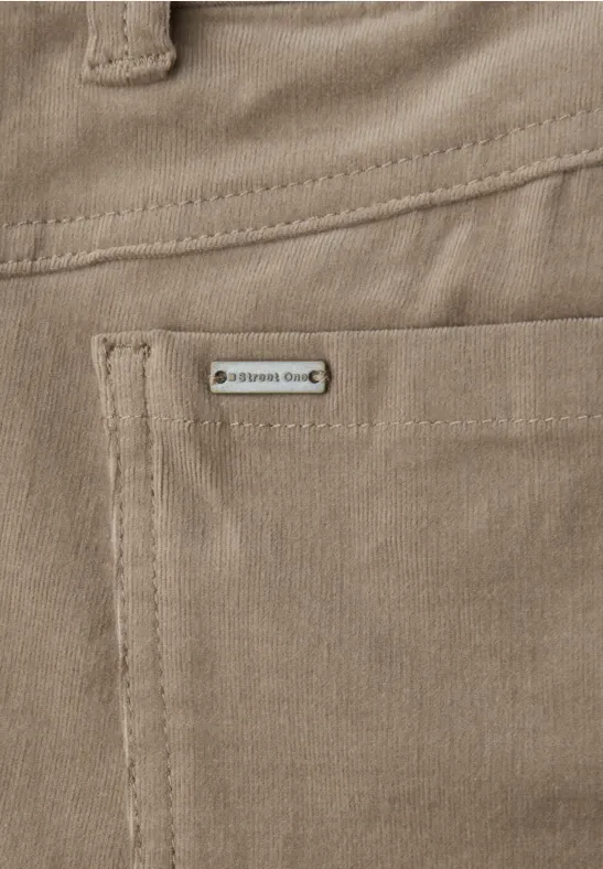 Cordhose im Casual Fit flowing beige