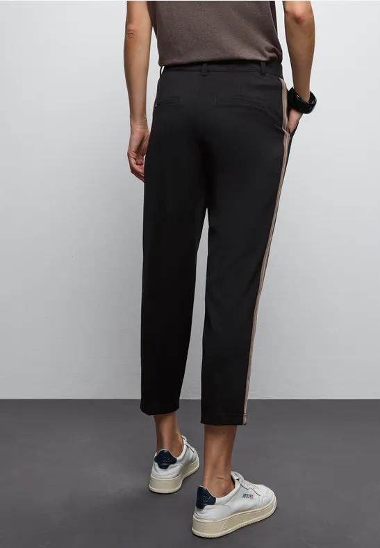 Chino mit Tapedetails Black