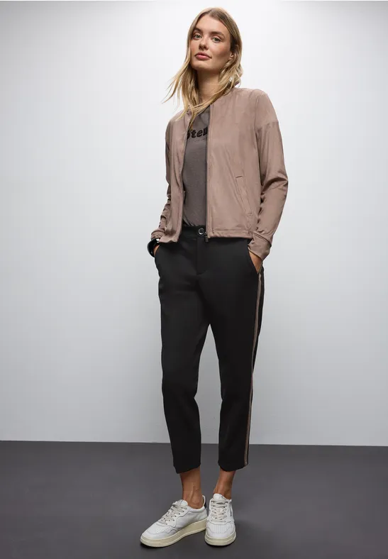 Chino mit Tapedetails Black
