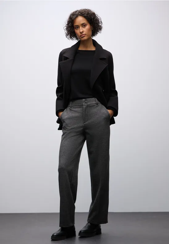 Straight Legs Black