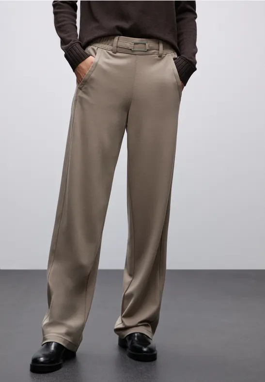 Straight Leg Hose mit Detail bark brown