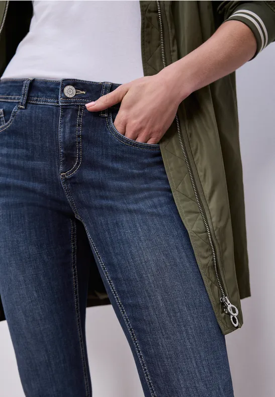 Slim Leg Jeans Dark Blue Wash