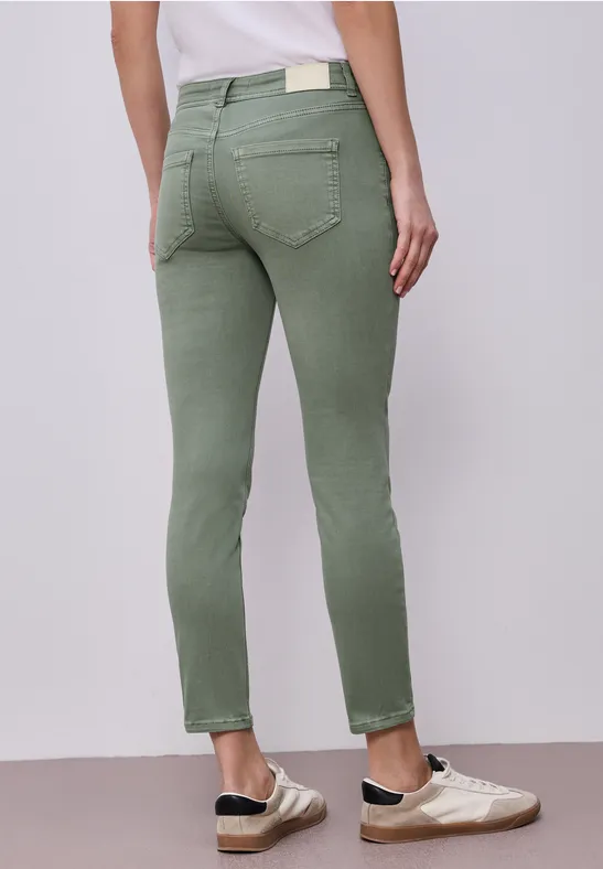 Mid Waist Slim Leg Jeans im Casual Fit Sage Green Washed