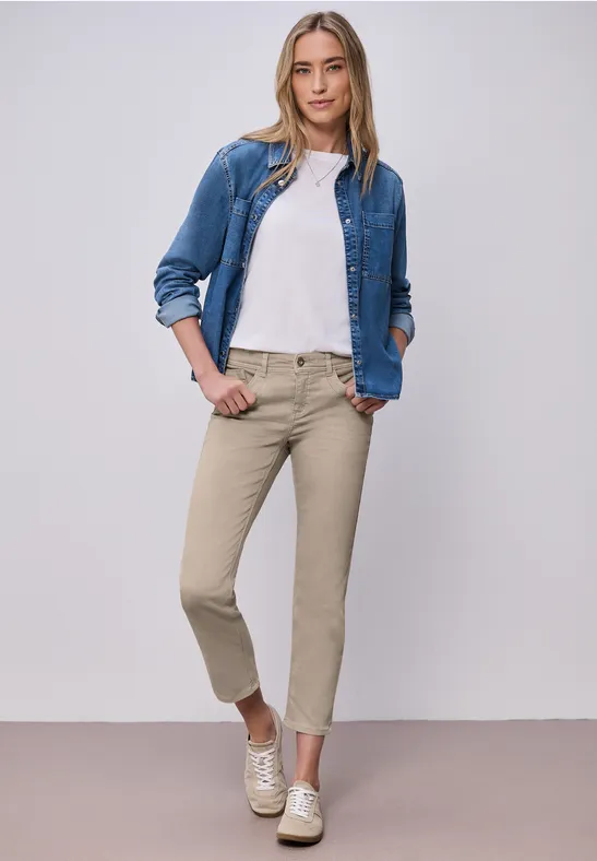 Mid Waist Straight Leg Jeans dans le Slim Fit Beige Washed