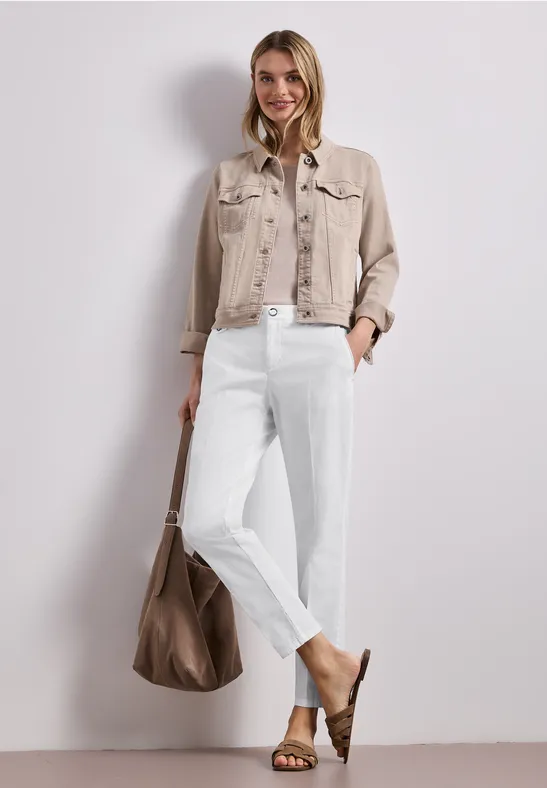 Chino im Casual Fit in softer Qualität off white