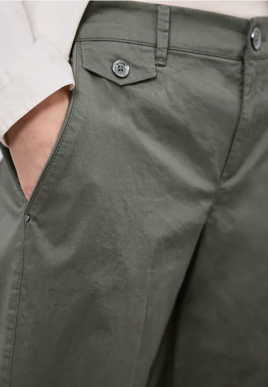 Chino im Casual Fit in softer Qualität dusky green