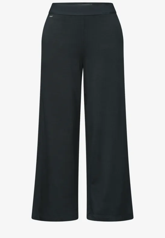 Schwarze, weite Palazzo-Hose mit hohem elastischem Bund und geradem Bein.