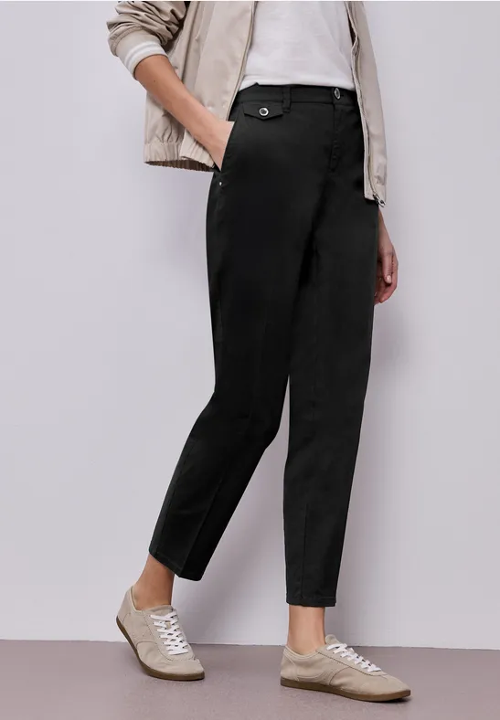 Chino im Casual Fit in softer Qualität Black