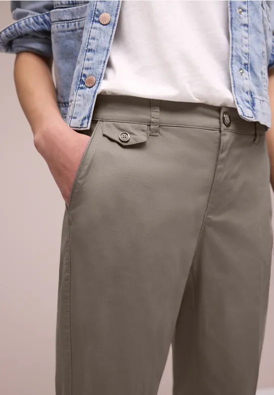 Chino im Casual Fit in softer Qualität dark tumbled beige