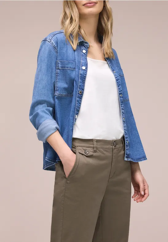 Chino en coupe casual dans une qualité douce cold brew brown