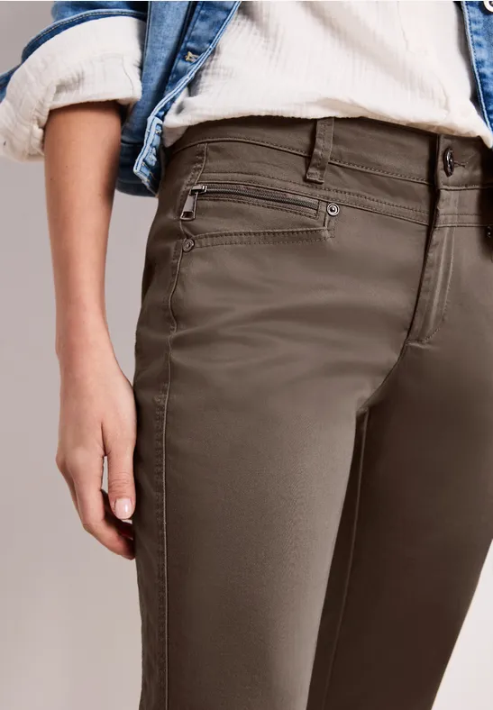 Mid Waist Slim Leg Hose im Satin-Look cold brew brown