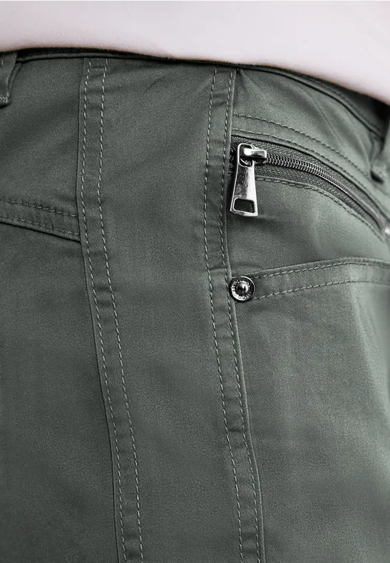 Mid Waist Slim Leg Hose im Satin-Look cilantro green