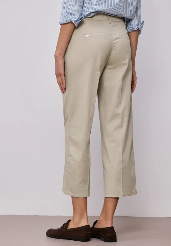 Straight Legs chino's in een casual pasvorm cobble stone