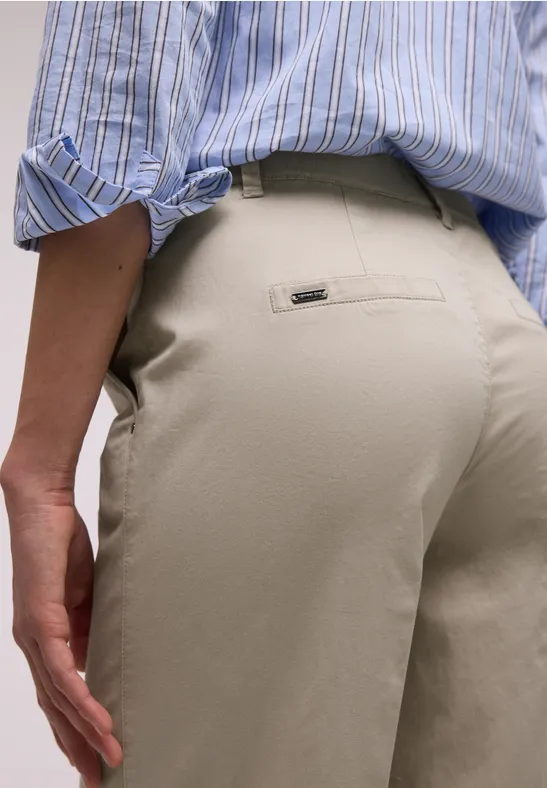 Straight Legs chino's in een casual pasvorm cobble stone