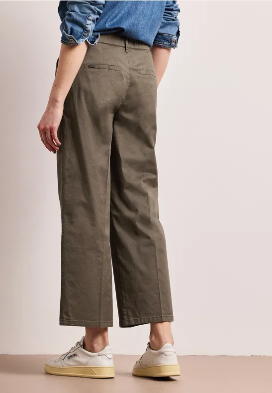 Straight Leg Chino im Casual Fit cold brew brown