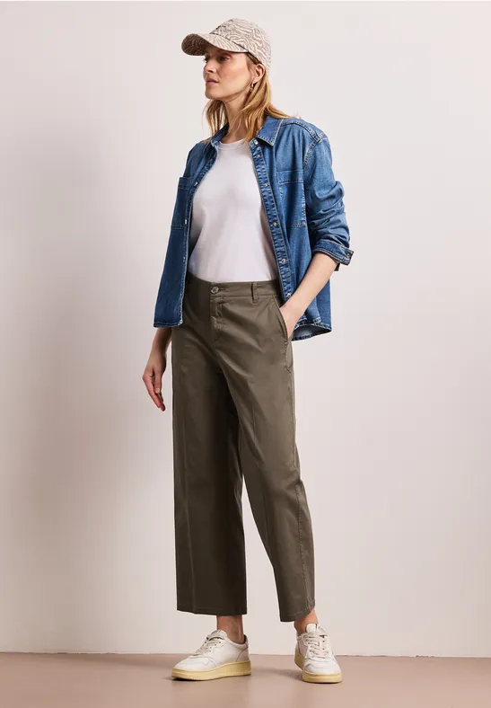 Straight Leg Chino im Casual Fit cold brew brown