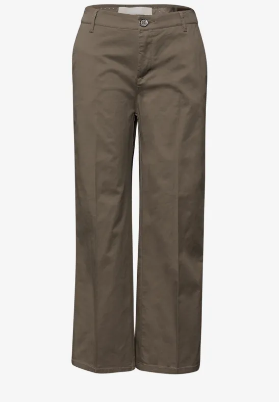 Straight Leg Chino im Casual Fit cold brew brown