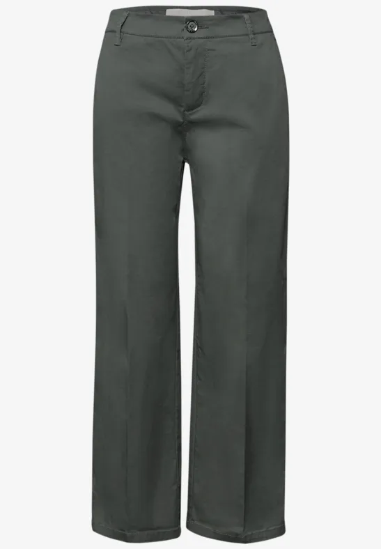 Straight Legs chino's in een casual pasvorm cilantro green