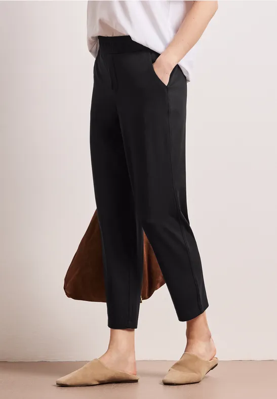 Mid Waist Slim Leg Hose im Loose Fit Black