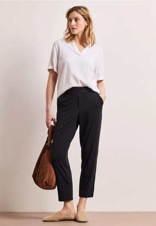 Mid Waist Slim Leg Hose im Loose Fit Black