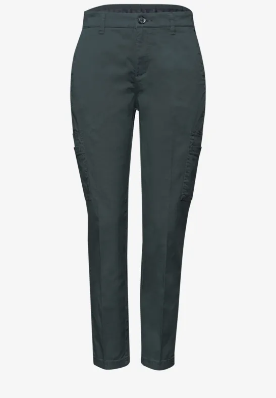 Chino's met Slim Legs en cargo-stijl zakken cilantro green