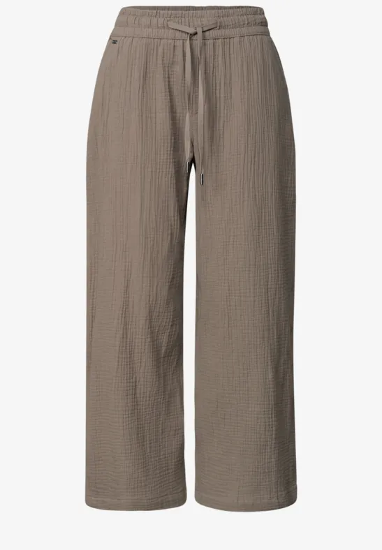 Bruine wijde damesbroek met elastische taille en losse pasvorm