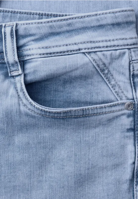 Low Waist Slim Leg Jeans im Casual Fit light blue random wash